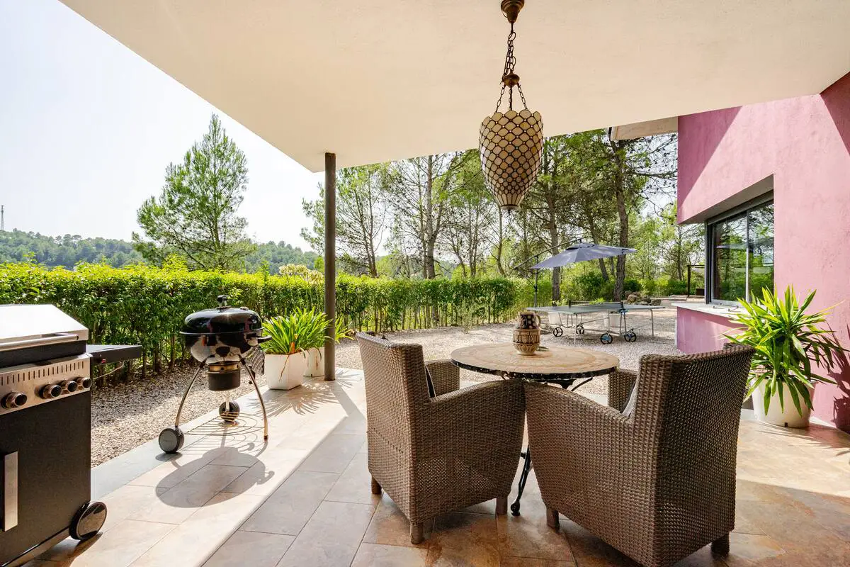 Exterior, Casa Neus Sant Salvador de Guardiola